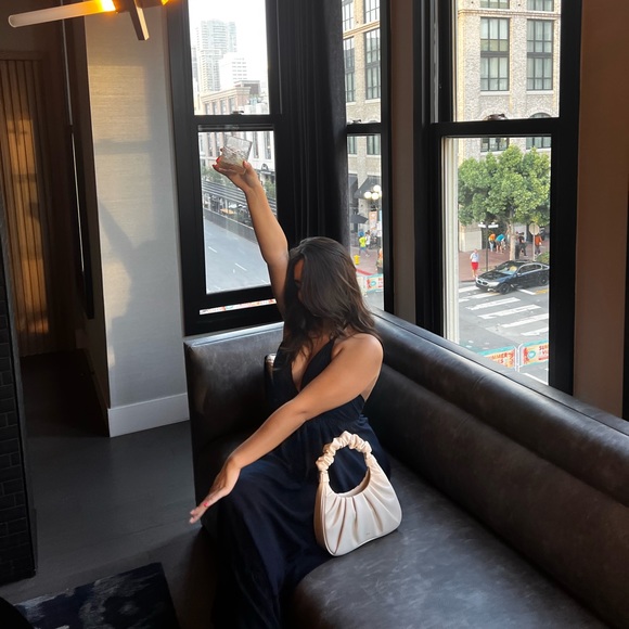 Meet your Posher, Isa - Picture 3 of 3